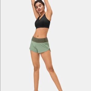 Outdoor Voices 2.5 inch short size M